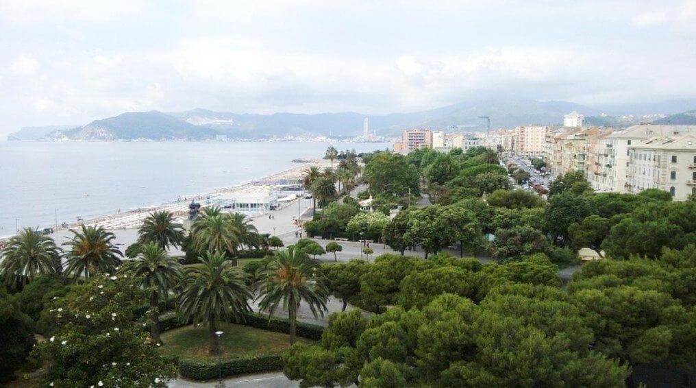 Savona Magnifico Sole Mare 150 M Wifi Climatcontrol Apartment Bagian luar foto