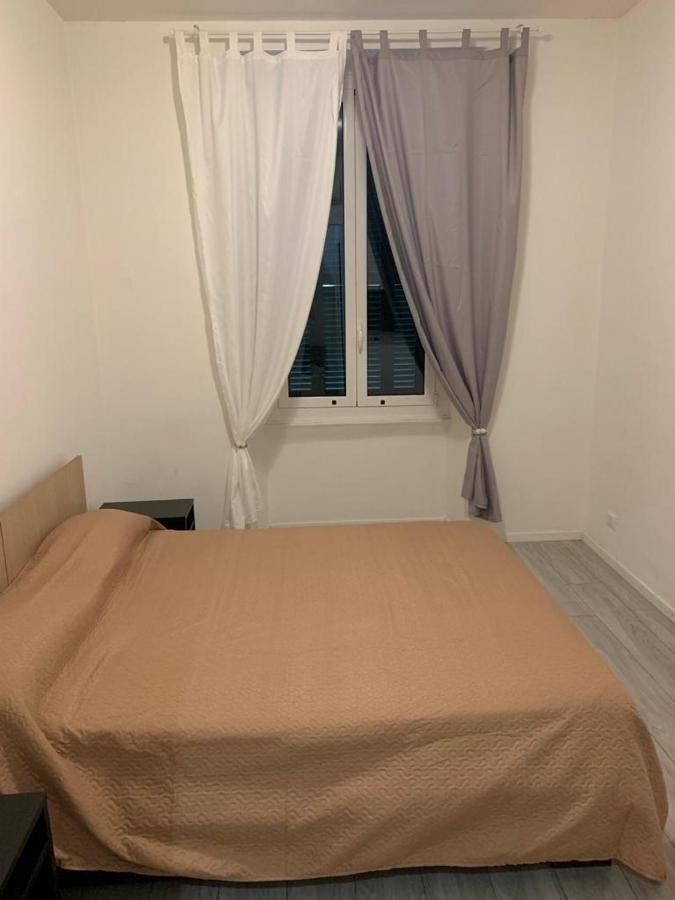 Savona Magnifico Sole Mare 150 M Wifi Climatcontrol Apartment Bagian luar foto